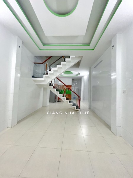 Trống nhà 3 tầng đúc cần cho thuê giá 25 triệu/tháng, đường Cộng Hoà, Quận Tân Bình, 58m2, 4 phòng ngủ, 5 toilet