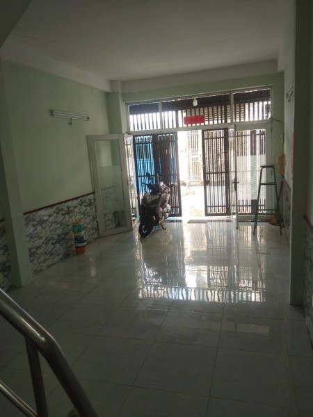 Cấn cho thuê nhà nguyên căn 3pn giá 6 triệu/tháng gần cầu vượt Hương Lộ 2