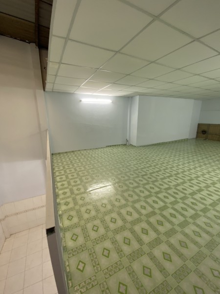 Cho thuê nguyên căn mặt tiền Thoại Ngọc Hầu giá cho thuê 19 triệu/tháng, lhcc