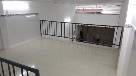 Nguyên căn cần cho thuê nhà rộng 100m2, giá 8.5 triệu/tháng, đường Lê Đức Thọ, Gò Vấp