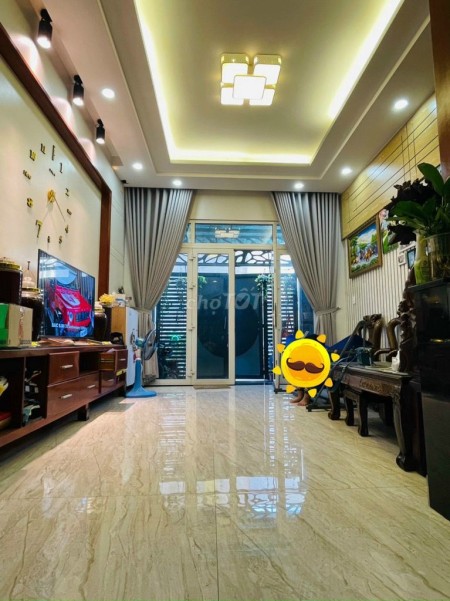 Đường số 8, Quận Thủ Đức cần cho thuê nhà rộng 60m2, giá 18 triệu/tháng, lhcc