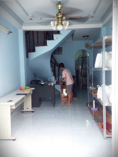 Cho thuê nhà xe hơi vào được dtsd 40m2, giá 11 triệu/tháng, hẻm 119B/52 Nguyễn Thị Tần