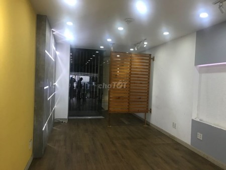 Nguyên căn mặt tiền Quận 3 tiện kinh doanh, dtsd 68m2, giá 52 triệu/tháng, lh 0919063539