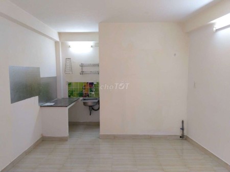 Nhà xinh giá tốt 4 triệu/tháng, dtsd 20m2, hẻm 220 Hoàng Hoa Thám, Bình Thạnh