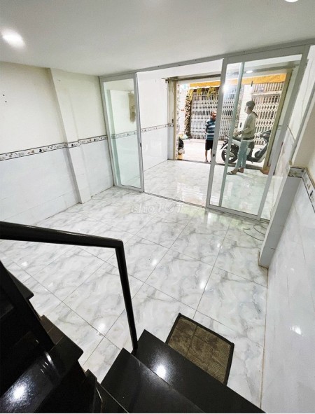 Có nhà hẻm 127 Ni Sư Huỳnh Liên, Quận Tân Bình cần cho thuê giá 11 triệu/tháng, dt 40m2