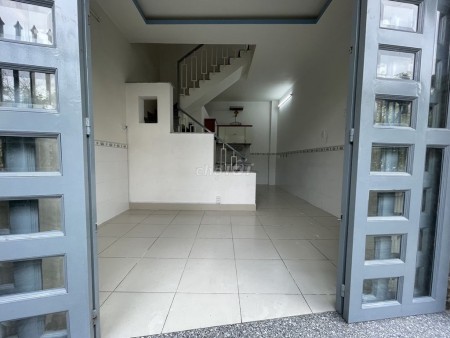 Cần cho thuê nhà rộng 32m2 giá 8 triệu/tháng, hẻm 606 Hồ Học Lãm, Quận Bình Tân