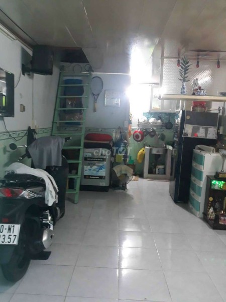 Cần cho thuê nhanh nguyên căn dtsd 18m2, giá 2.5 triệu/tháng, hẻm Quốc Lộ 50, Bình Chánh, 18m2, 2 phòng ngủ, 1 toilet
