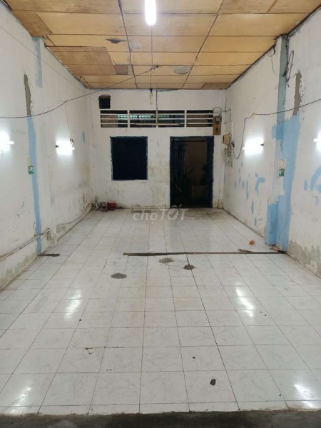 Nhà rộng 72m2 cần cho thuê nhà giá 4.5 triệu/tháng, Kênh Tân Hoá, Quận Tân Phú