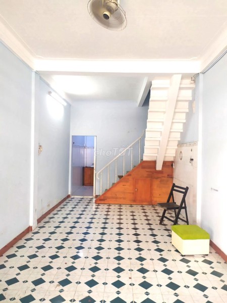 Hẻm lớn Trần Bình Trọng, xe ra vào thoải mái, dtsd 45m2, giá 12.5 triệu/tháng