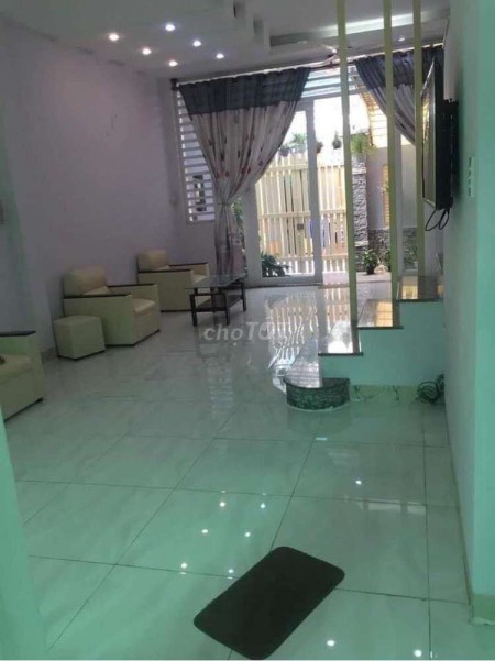 Mình cần cho thuê nhà Quận Bình Thạnh, dtsd 120m2, giá 15 triệu/tháng, lh 0703739939