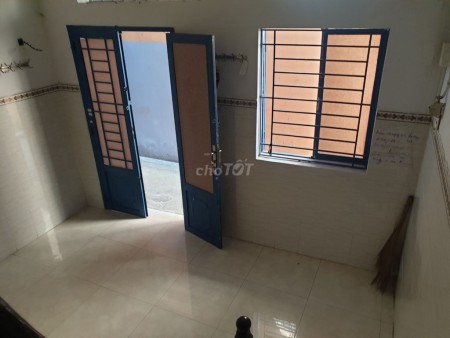 Có nhà hẻm 135/16/1 Thành Thái, Quận 10 cho thuê giá 5 triệu/tháng, dtsd 24m2