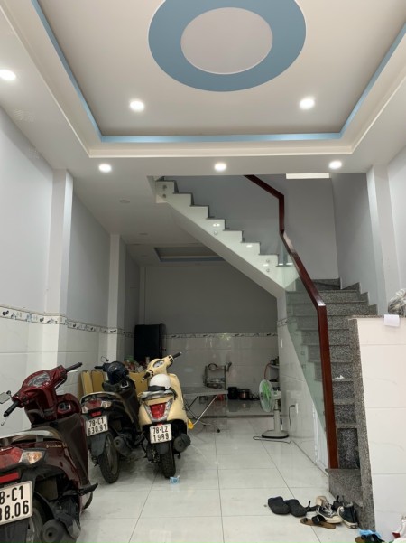 Nhà mới 3 phòng ngủ 10 triệu/tháng đường số 8 phường 11 Quận Gò Vấp