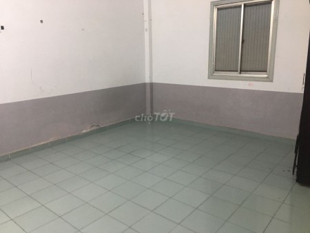 Nguyên căn rộng 90m2, cần cho thuê giá 6.5 triệu/tháng, hẻm 176 Lê Văn Sỹ, Phú Nhuận