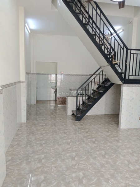 Nguyên căn cần cho thuê nhà rộng 44m2, 3 tầng, giá 9.5 triệu/tháng hẻm Tân Hoá, Quận 6