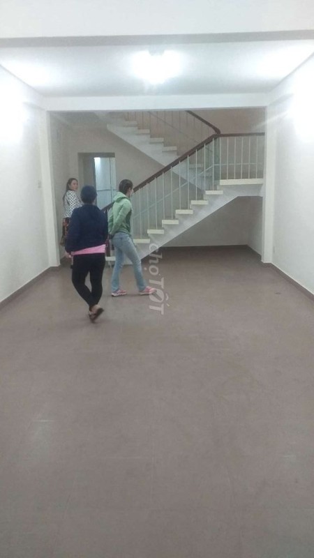 Trống nhà đường Lý Chiêu Hoàng, Quận 9 cần cho thuê giá 10 triệu/tháng, dtsd 60m2