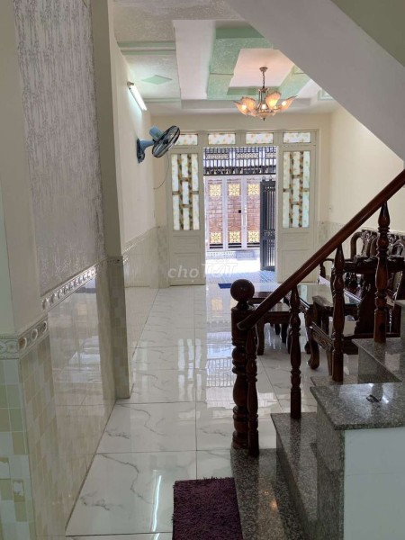 Nhà Quận 12 chính chủ cho thuê 1 trệt, 1 lầu đúc, giá 5 triệu/tháng, dtsd 43m2, lh 0982769059