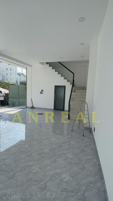 Cho thuê nhà sàn trống Lương Định Của Ngang 10m giá 70 triệu/tháng, lhcc