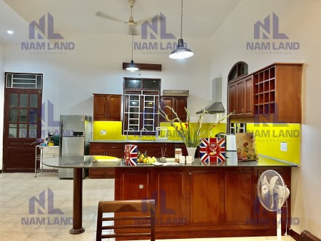 Cho thuê villa full nội thất phong cách tây, gần trường quốc tế giá 45 triệu.