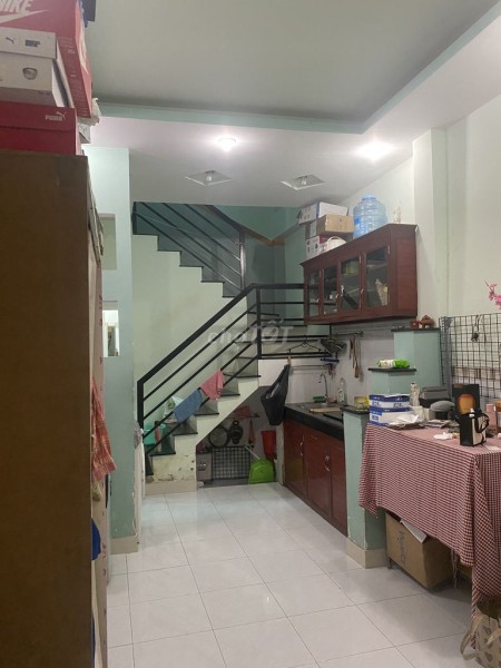 Hẻm an ninh Phó Đức Chính, Bình Thạnh cần cho thuê giá 5.5 triệu/thang, dt 22m2