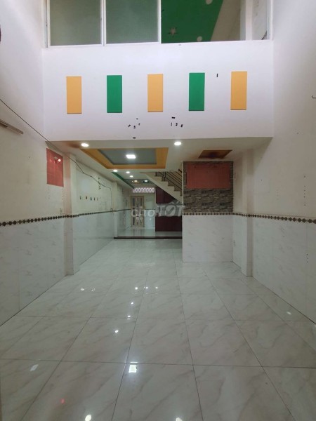 Lê Đình Cẩn, Quận Bình Tân chủ cần cho thuê nhà 122m2, 3 tầng, giá 8 triệu/tháng