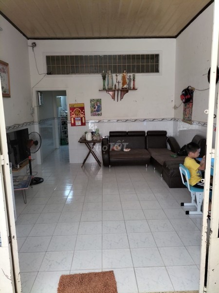 Cho thuê nhà rộng 48m2, 2 tầng đúc, gia 6.5 triệu/tháng, hẻm 69 Nguyễn Cửu Đàm, Tân Phú