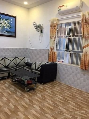 Cho thuê nhà nguyên căn hẻm Cách Mạng Tháng 8, Quận Tân Bình dtsd 4 x 13m