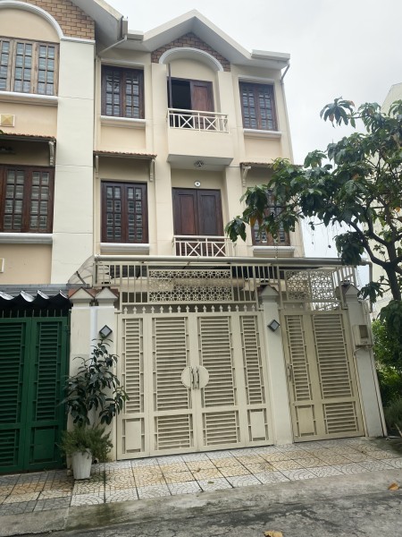 Biệt Thự Phố Khu Trần Não 6 Phòng Ngang 8m - Giá 35 Triệu/Tháng