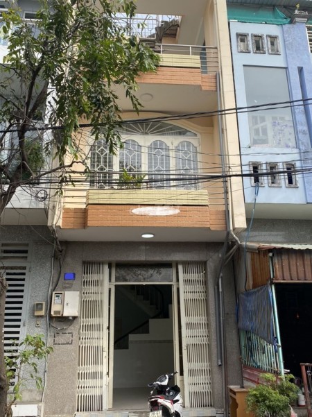 Nhà mặt tiền vị trí đẹp kdc Bình Phú, ở kết hợp làm vp hay kinh doanh onl đều tiện ( 2 lầu 3PN )