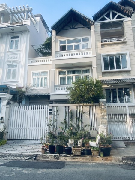 Nhà chính chủ cho thuê nguyên căn ở quận 2, sân vườn rộng rãi, 3PN, 5WC, 40 triệu