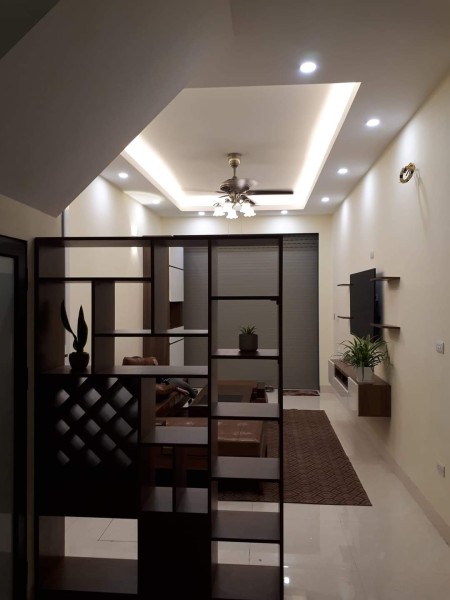 Cho thuê nhà tại đường Nguyên Hồng Đội Cấn Ba Đình. Nhà mới xây 100% full nội thất