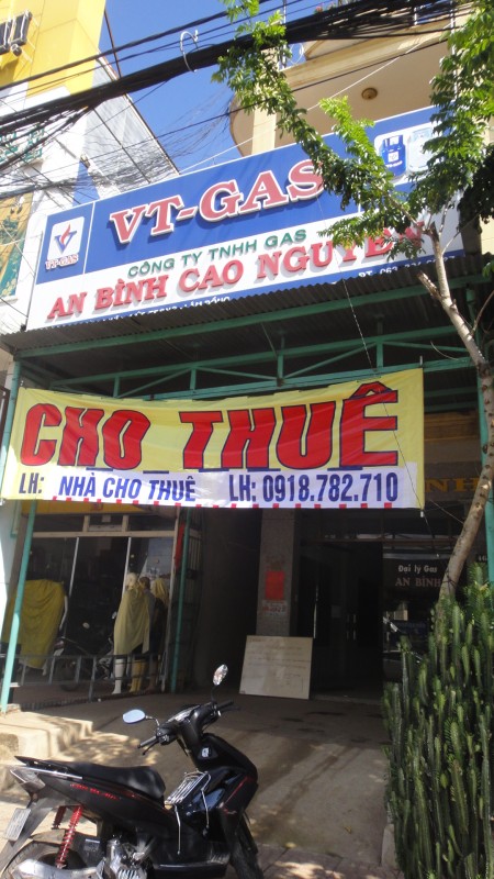 Cho thuê nhà 2 mặt tiền trước 5.5m, mặt tiền sau 6.4m, ngã 3 chợ, cạnh Điện máy xanh, 223m2, 10 phòng ngủ, 10 toilet