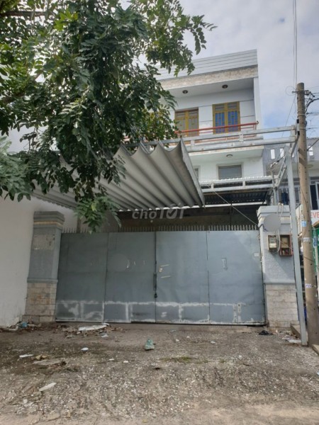 Cho thuê nhà mặt tiền Quận Bình Tân, dtsd 210m2, giá 40 triệu/tháng, lh 0931138991
