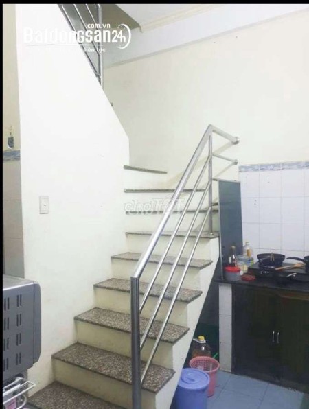 Hẻm 103/7B Tân Hoá, Quận 6 cần cho thuê nhà 3 tầng đúc, giá 8 triệu/tháng, dtsd 40m2