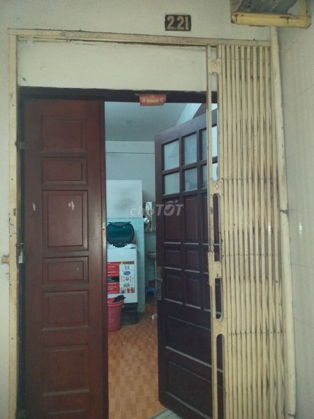 Nhà rộng 51m2, cần cho thuê nhanh giá 5 triệu/tháng, đường Tống Văn Trân, Quận 11