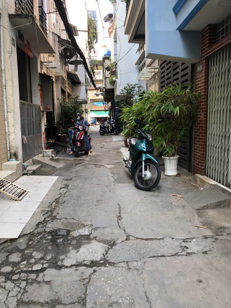 Cho thuê nhà hẻm 1 xẹt Trần Bình Trọng Quận 5, 3 lầu sạch sẽ gần chợ Cao Đạt