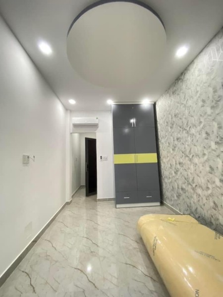 Nhà mới đẹp 3 lầu Nguyễn Trãi Q5, Nội thất cơ bản, 3pn, hẻm 1 xẹt gần MT