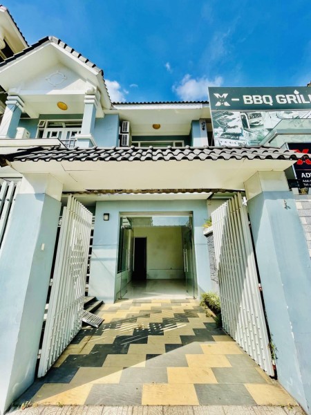 Cho thuê villa diện tích 7,5x20m, gara 2 lầu 4 phòng mới, sẵn nội thất VP