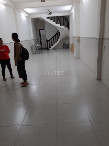 Trống nhà đường số 2, Quận 6 cần cho thuê giá 16 triệu/tháng, dtsd 80m2, hướng tốt