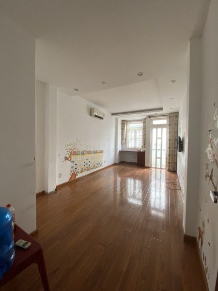 Cho thuê nhà nguyên căn đường Nguyễn Trọng Tuyển, p8, Phú Nhuận. 3.8x16m trệt 2 lầu giá 18tr