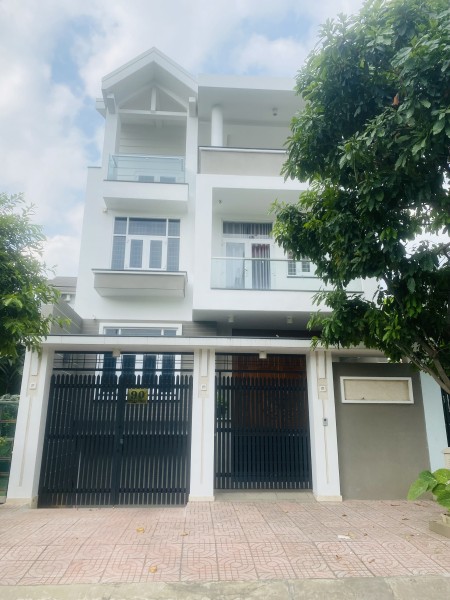 Biệt Thự Gần Cao Đức Lân Hầm 3 lầu Giá 50 triệu/Tháng