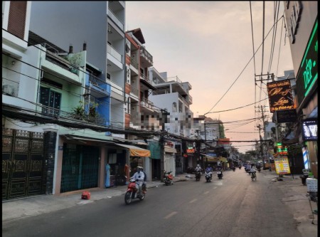 Nhà MTKD Lạc Long Quân Q11, 5x14, 2 lầu, vỉa hè rộng, 16tr