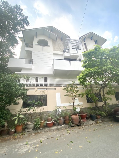 Villa Quốc Hương Căn Góc - Tiện Kinh Doanh - Giá 30 Triệu