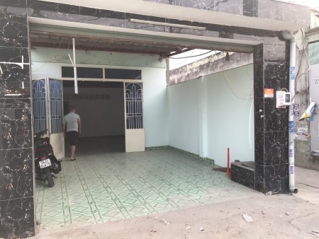 Nhà mặt tiền 52m2, 1PN, đường Bùi Công Trừng thuê giá 9tr/th