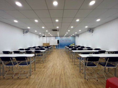 Cho thuê nhà góc 2MT 14A Bis Đặng Văn Ngữ, Phường 10, Phú Nhuận.