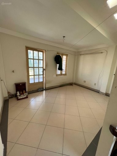 Chinh chủ cho thuê nhà hẻm 212B Quận 1, 112m2, 3PN, có ban công, giá 10 triệu/tháng. LH 0919025500