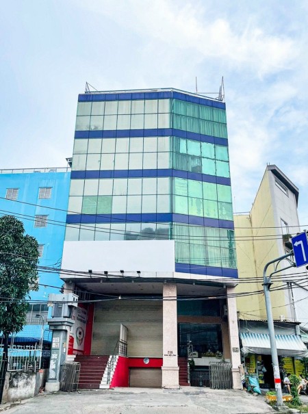 Cần cho thuê vp130 m2 - Ngã tư đường lớn giao thông thuận tiện, tấp nập, dân giá rẻ - Bình Thạnh, 130m2, ,