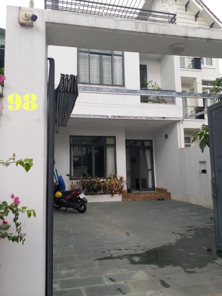 Cho thuê Biêt thự Thiết kế hiện đại Trệt 2 lầu Đường 12 Thảo điền Quận 2