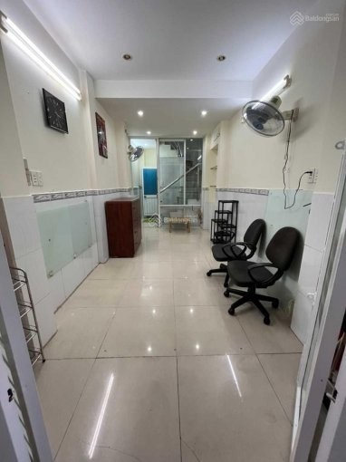 Cần cho thuê nhà nguyên căn, 80m2, 4PN, đầy đủ nội thất, Quận 4, 12 triệu/tháng. LH 0907783990