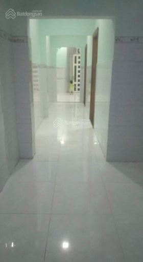 Nhà nguyên căn Hóc Môn, 100m2, 2PN, 1WC, sân rộng, cho thuê giá 5 tr/th
