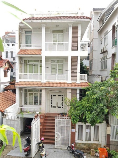 Cho thuê biệt thự VP 10x20m hầm 3 lầu Trần Não